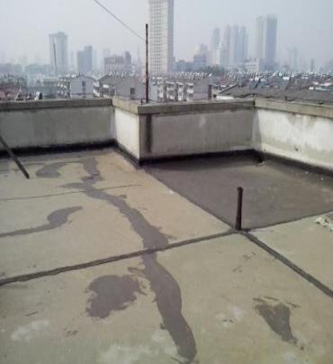 嘉禾漏水维修 楼顶漏水是什么原因，楼顶漏水维修方法是什么?
